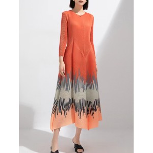 2024 autumn and winter high-end fashion, loose and slimming print, round neck wrinkles, elegant temperament, big lantern skirt