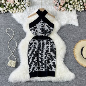 Cross border vintage knitted halter dress for women, sexy, slim fit, slimming, fashionable and high-end with herringbone pattern, hip hugging skirt