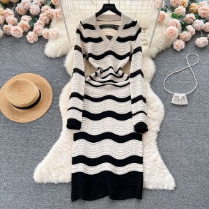 Korean style retro style lapel long sleeved wavy striped knitted dress for women's casual slimming mid length dress