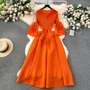 European court style dress for women with a design sense, tassel V-neck slim fit long three bedroom pleated flared sleeve dress for women