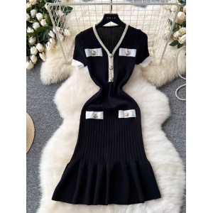 French retro small fragrant style dress for female niche, contrasting color, lapel, letter embroidery, waist cinching, single breasted knitted long skirt