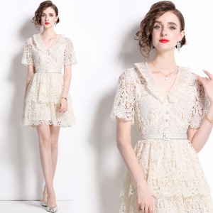 Real time spot French retro small fragrant style short sleeved V-neck lace cake dress with waist cinching short skirt