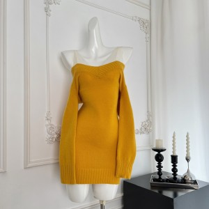 Your lazy Llan, sunny day, early snow, pure desire, spicy girl, deep V-neckline, cinched waist, sexy knit dress, dress