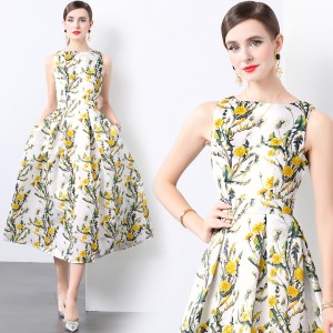 Real time stock sleeveless high waisted dress with three-dimensional cutting and waist cinching A-line skirt