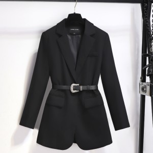 Black suit jacket for women in spring and autumn 2024, new small and high-end style, explosive street atmosphere, casual waist cinching suit