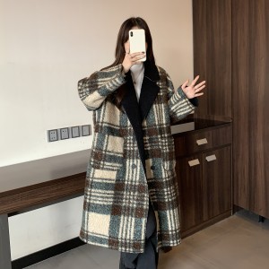 Real shot of plus size wearing lamb wool plaid woolen coat on both sides, winter mid to long thick looped woolen coat