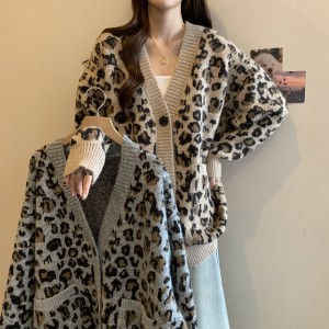 Real time shooting of plus size women's clothing new design, fat MM casual loose leopard print thick knit sweater, versatile jacket for women