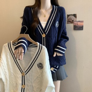 Real time shooting of plus size women's autumn new item, chubby MM, small fragrance style embroidery, loose and versatile cardigan, knitted long sleeved jacket