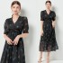 Real shot spot internet celebrity with the same black floral V-neck patchwork lace dress, waist cinching short sleeved new mid length skirt