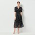 Real shot spot internet celebrity with the same black floral V-neck patchwork lace dress, waist cinching short sleeved new mid length skirt