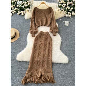 Gentle style and age reducing wear two piece female autumn and winter pullover head long sleeve short Fried Dough Twists sweater knitting tassel skirt