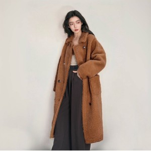 2024 new autumn and winter European and American granular velvet coat with feminine temperament, featuring a lapel and knee length eco-friendly fur coat for women