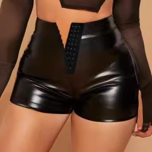 2023 European and American summer women's black buckle decoration fashionable and sexy slim fit leather pants high waist tight PU shorts