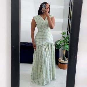 European and American women's clothing 2025 spring new sweet and fresh plaid V-neck high waist slimming A-line dress long skirt