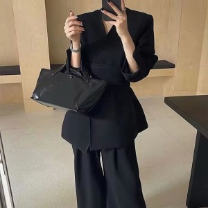 Australian casual, simple and high-end suit 2025 new style temperament V-neck waist slimming suit+solid color wide leg pants