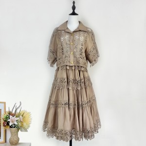 Real time shooting of socialite style, light luxury, high-end spring mountain hollow out design lace skirt set, two-piece short skirt set