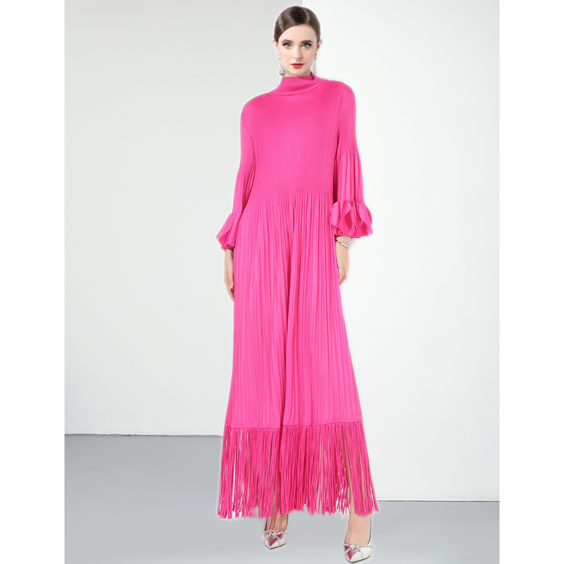 Factory direct sales three bedroom pleated three-dimensional petal sleeves, tassel hem pleated dress