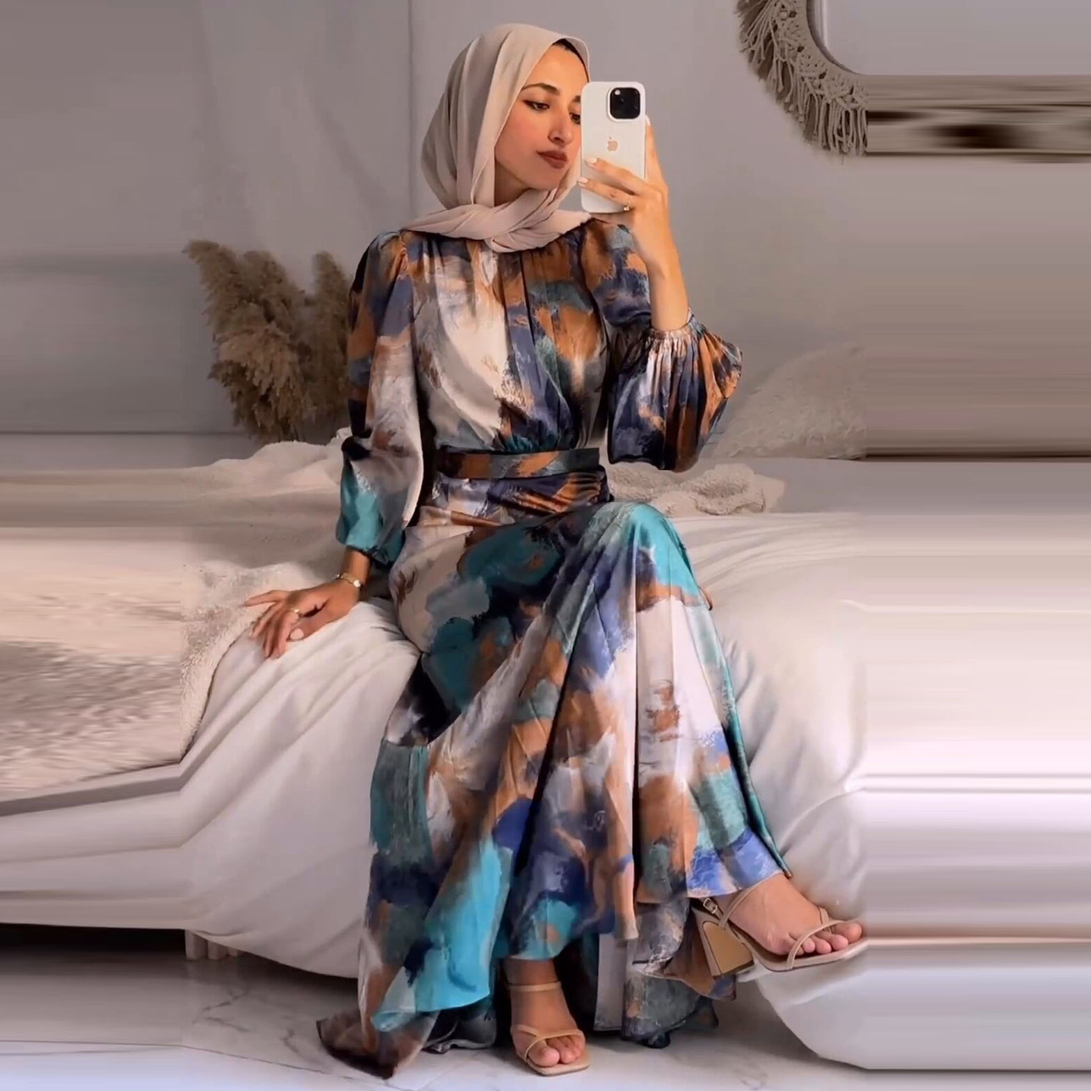 Middle Eastern style dress graffiti Amazon Arab cross-border women's fashion new style bubble sleeves Muslim