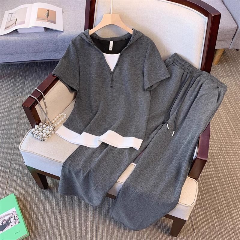 Design sense fashion sports suit women's plus size 2025 new summer short sleeved fashion casual fashion two-piece set