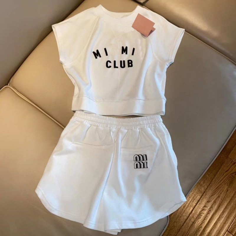 Hong Kong style sports and leisure suit, women's summer and Western style, internet famous, street bombing, running, dancing, yoga clothes, t-shirt, shorts two-piece set