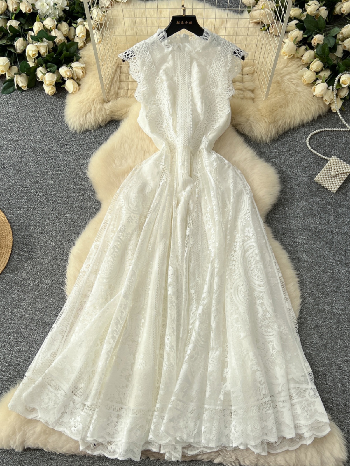 French retro romantic atmosphere sleeveless dress with women's lace mesh design, super fairy temperament, big swing long skirt
