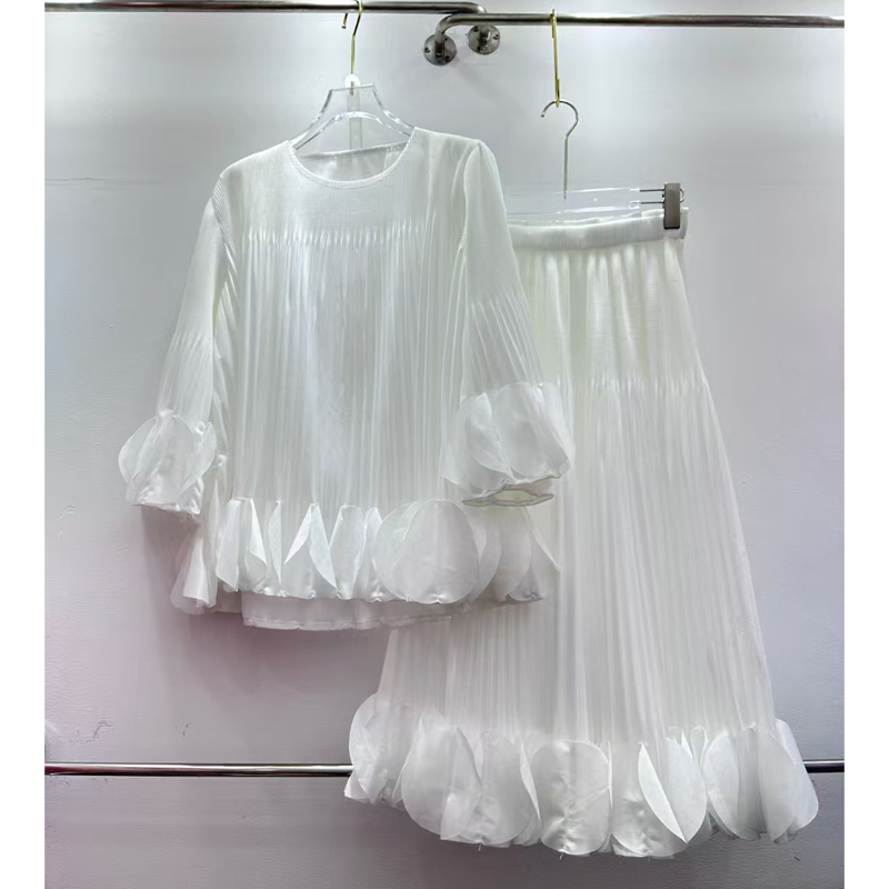 Age reducing beautiful Western style set for women's spring and summer new style, loose and casual fashion top, half skirt two-piece set