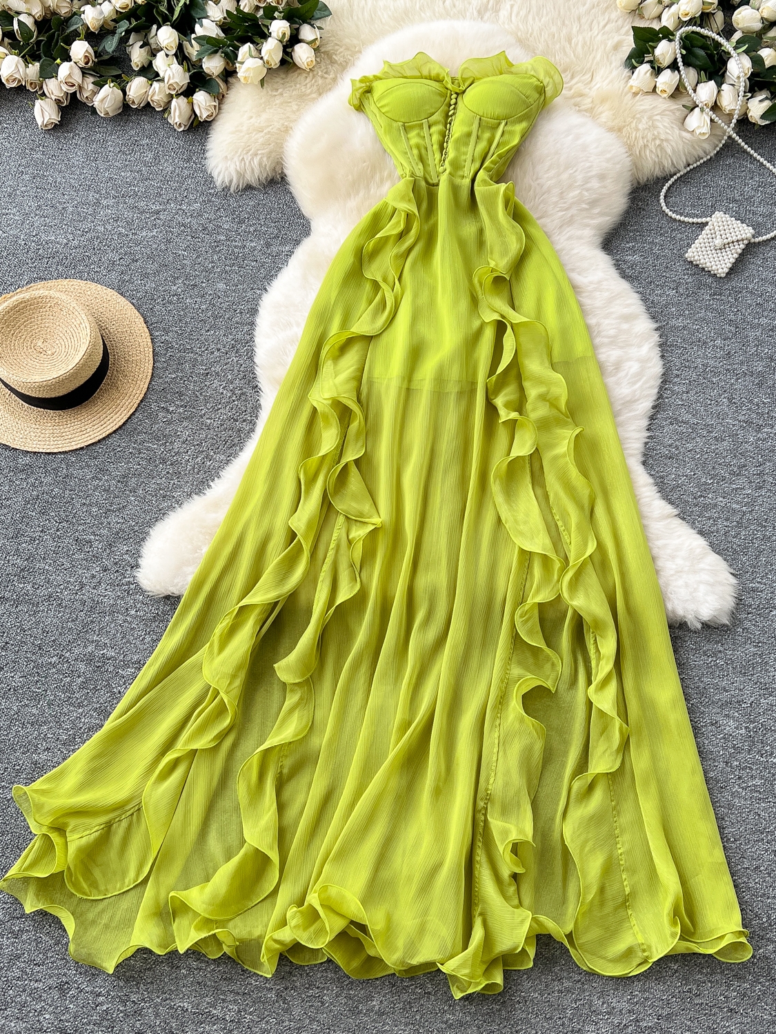 Vacation style dress 2025 summer French sexy strapless, waist cinching, slimming, slit ruffle edge irregular long skirt