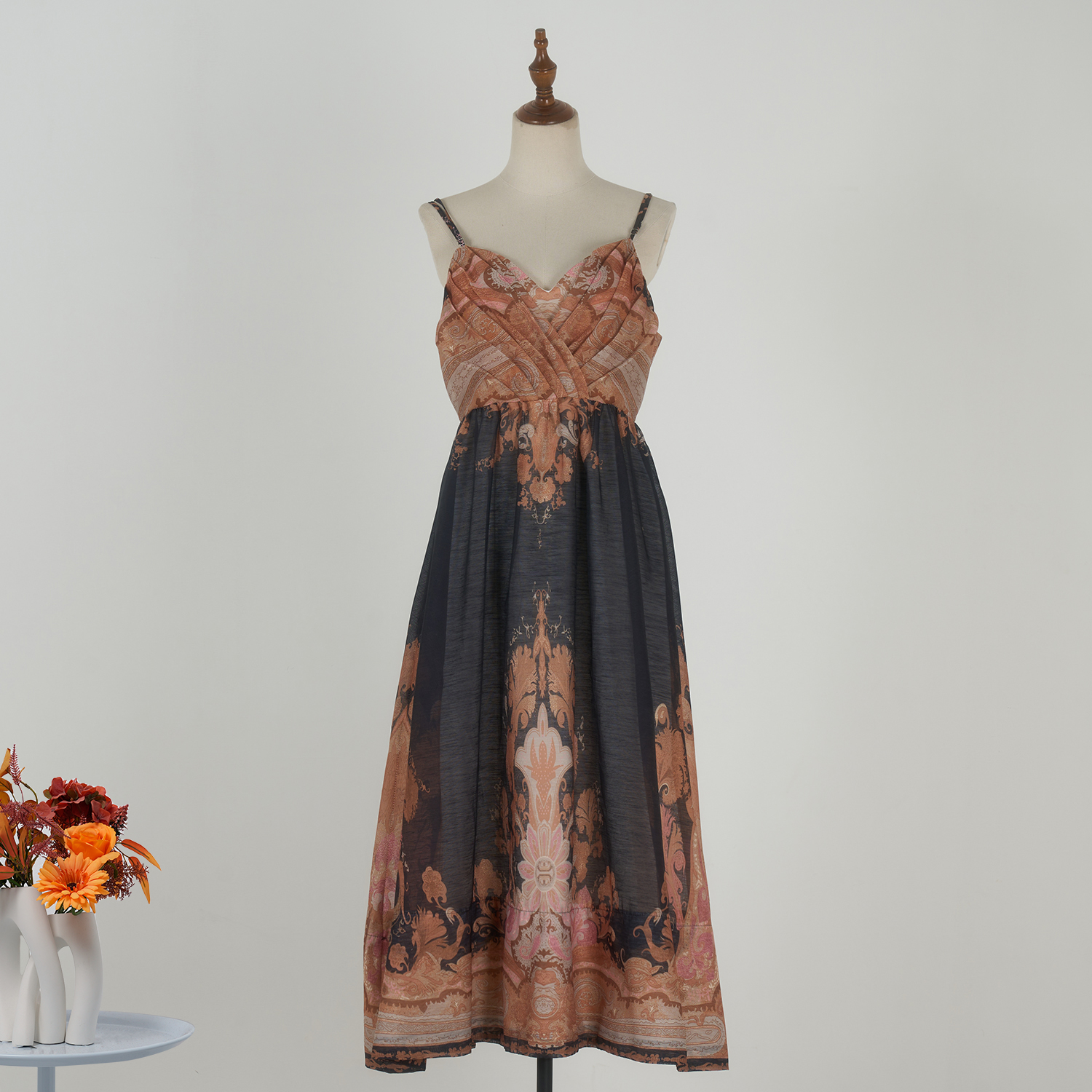 Real time spot new European and American women's collar, backless suspender, waist cinching, wide swing positioning, retro printed long dress