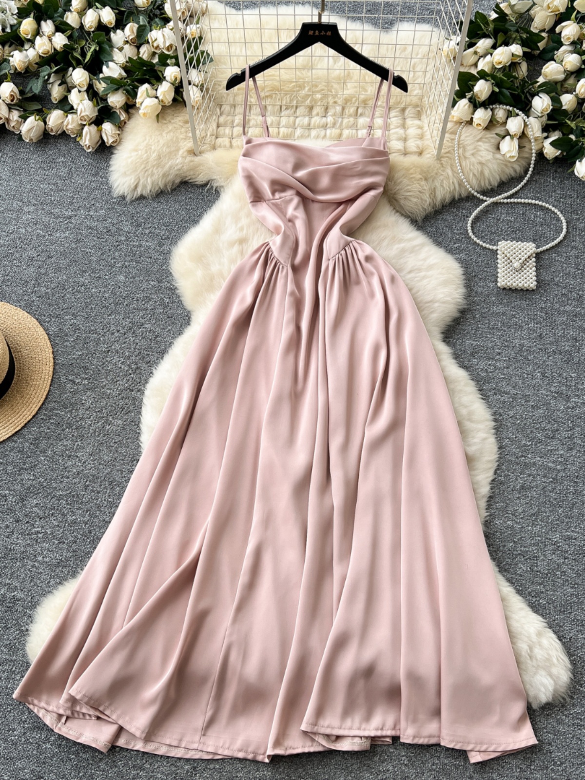 French high-end pleated strapless suspender with waist cinching satin dress for women's summer slimming temperament strapless dress
