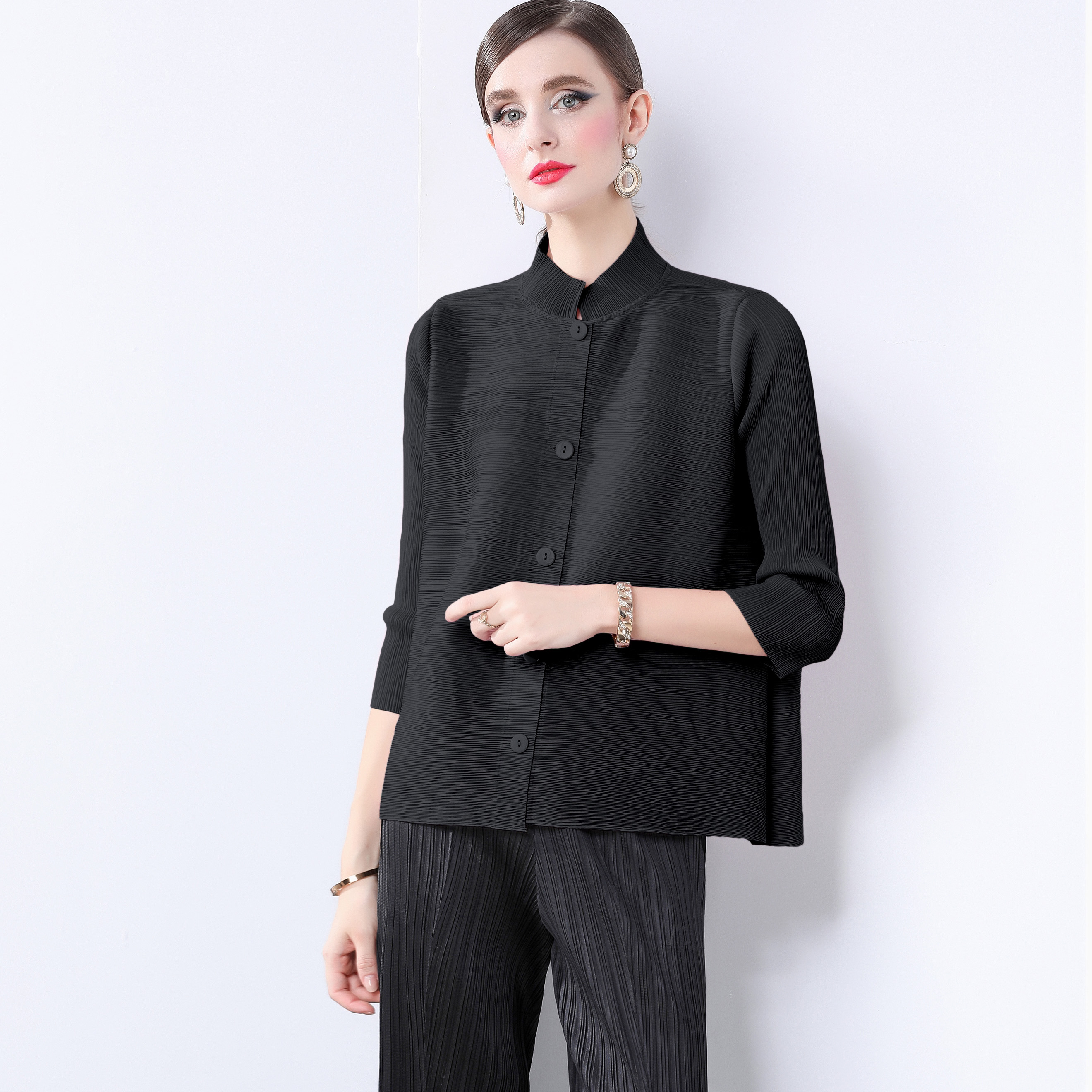 Miyake solid color versatile loose pleated top in mm size, with 9/4 sleeves and stand up collar for commuting, slimming shirt, minimalist jacket