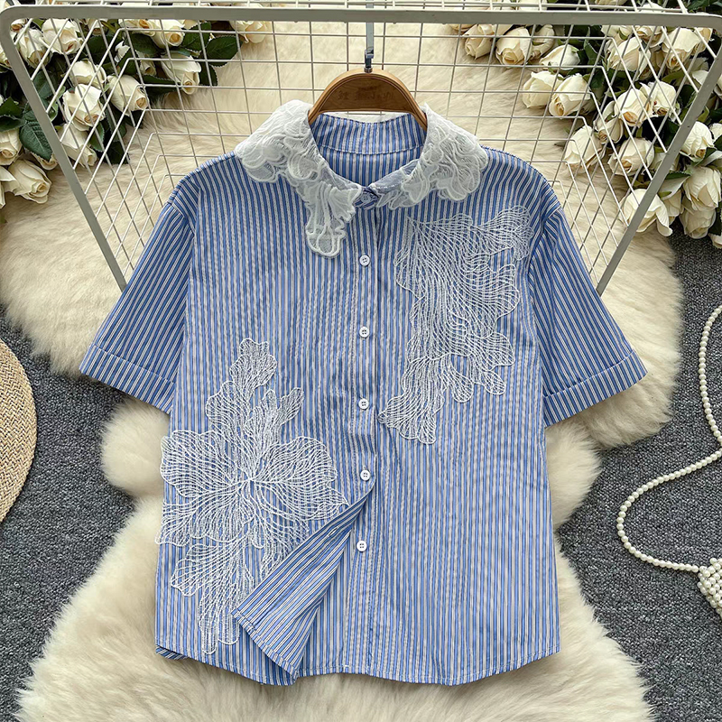 Fashionable new Korean version lace lapel, single breasted striped short sleeved shirt with a sense of design, niche top, female trend