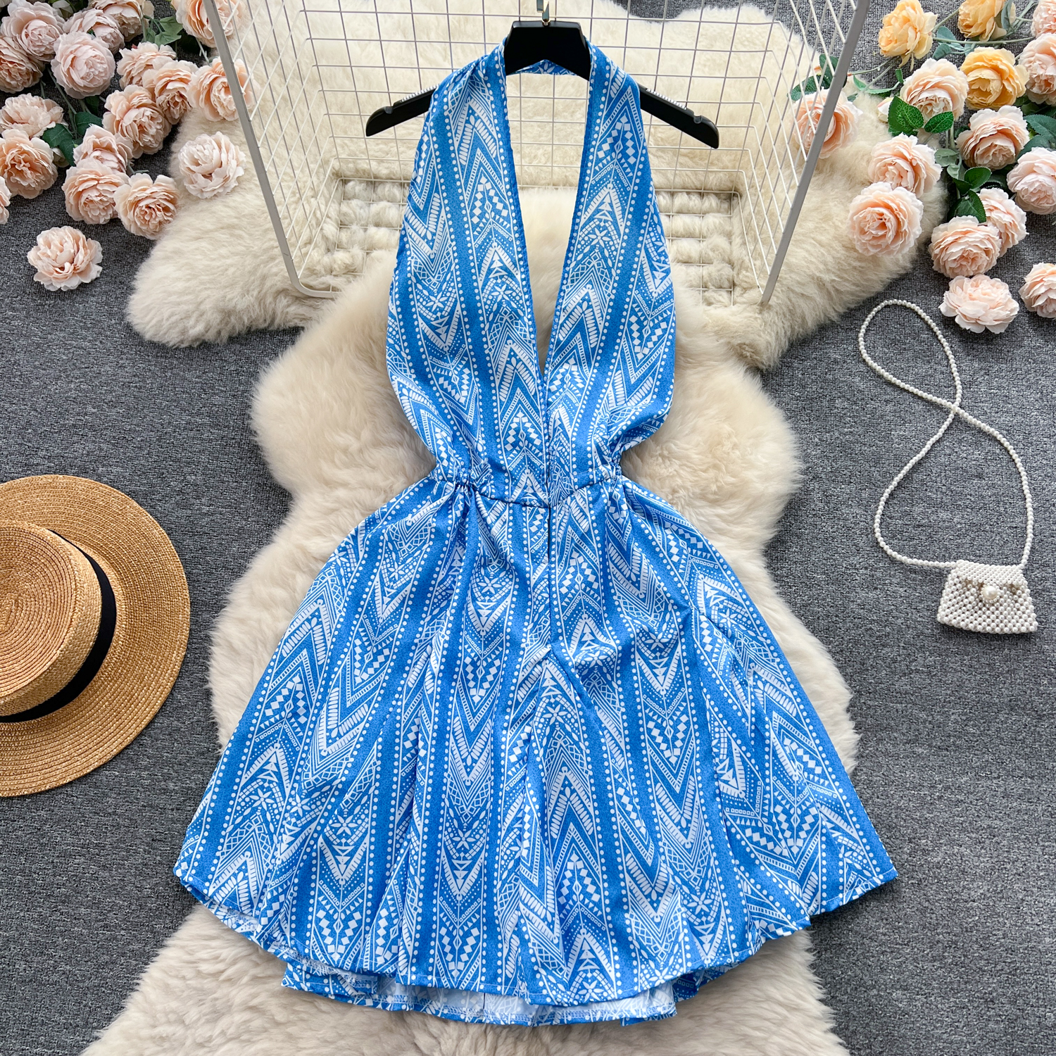 Dopamine Pure Desire Spicy Girl Style Hanging Neck Strap Dress for Women in Summer, Strap Back Design, Exquisite Short Skirt