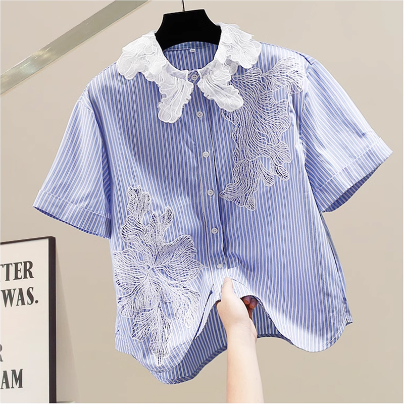Fashionable new Korean version lace lapel, single breasted striped short sleeved shirt with a sense of design, niche top, female trend