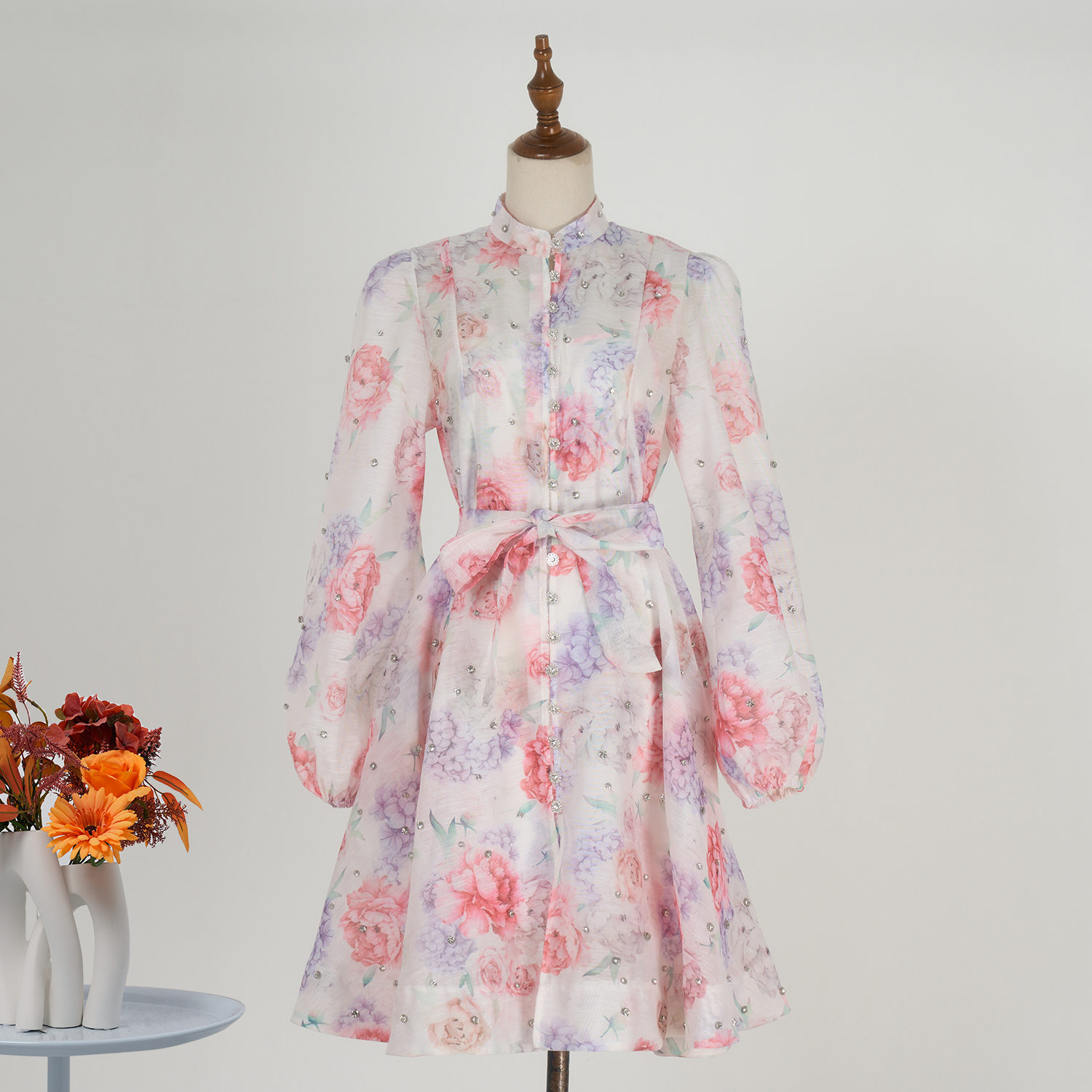 Real shot spot, niche foreign trade, European and American vacation style, lantern sleeves, flower button printed skirt, elegant socialite dress, short style
