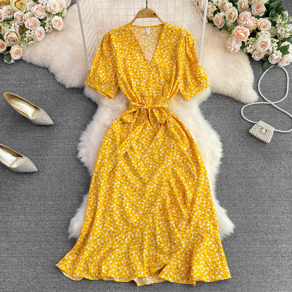 Summer French style fashionable small fresh temperament V-neck bubble short sleeved waist slimming A-line ruffled floral dress