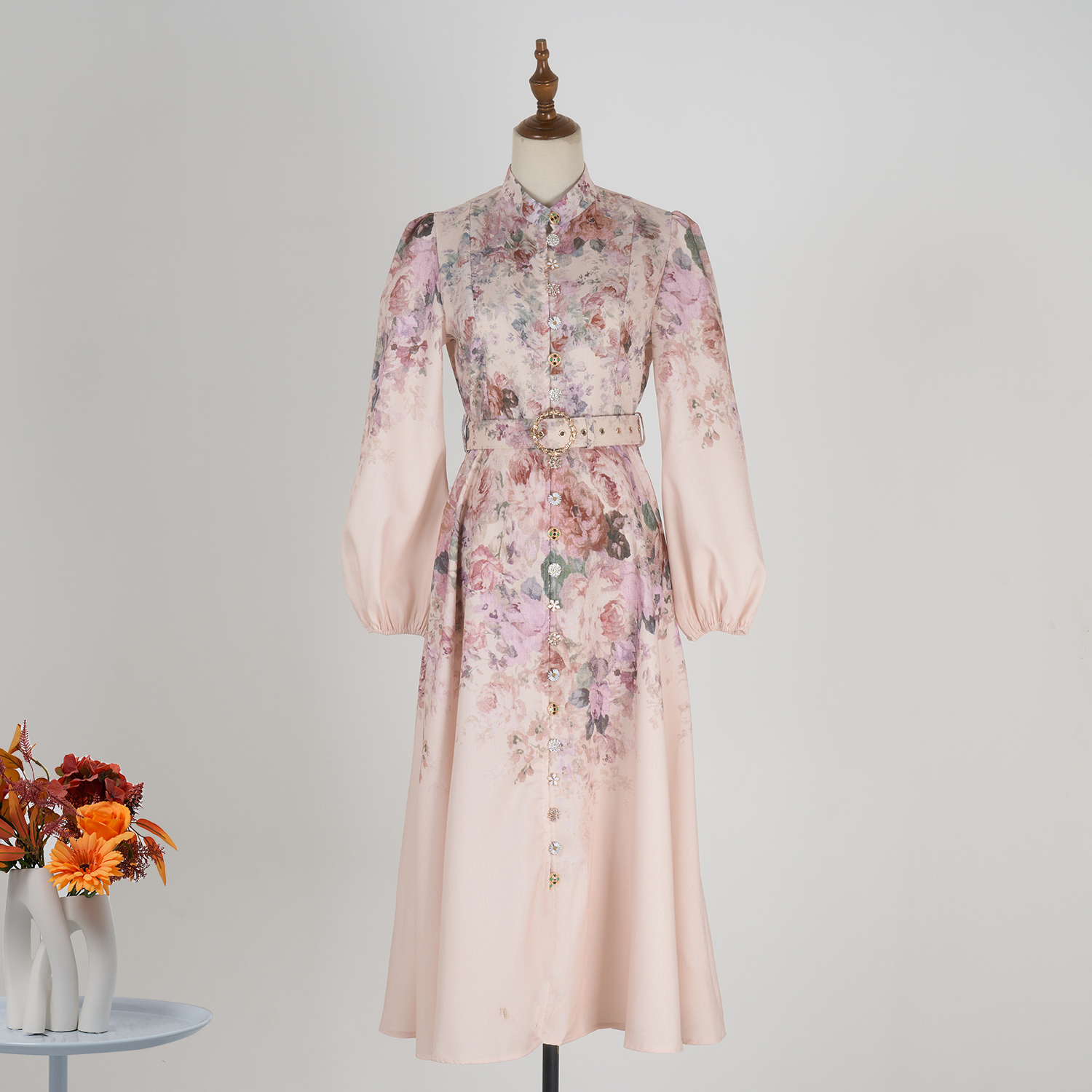 Real time shooting of French retro style stand up collar lantern sleeves, single breasted printed dress, spring and summer new style long skirt