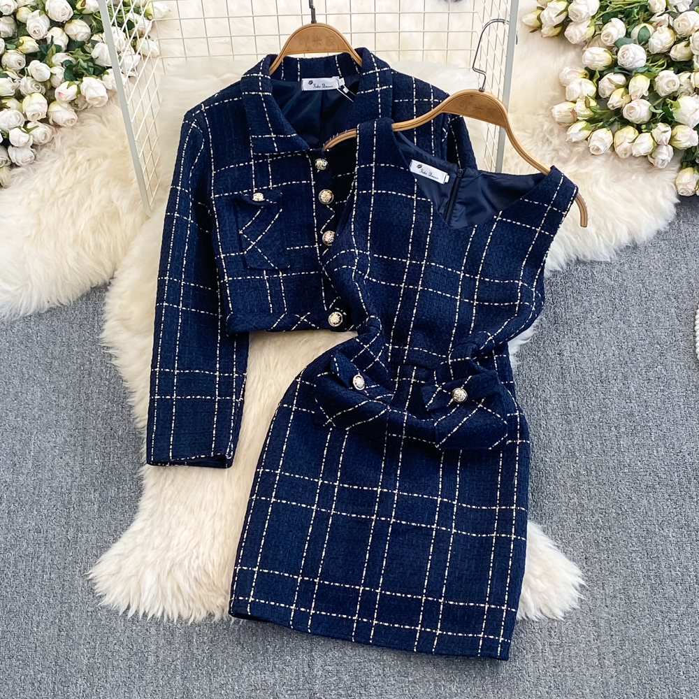 Autumn and winter small fragrance style socialite temperament long sleeved coarse woolen coat two-piece set waist cinching vest wrapped buttocks dress for women