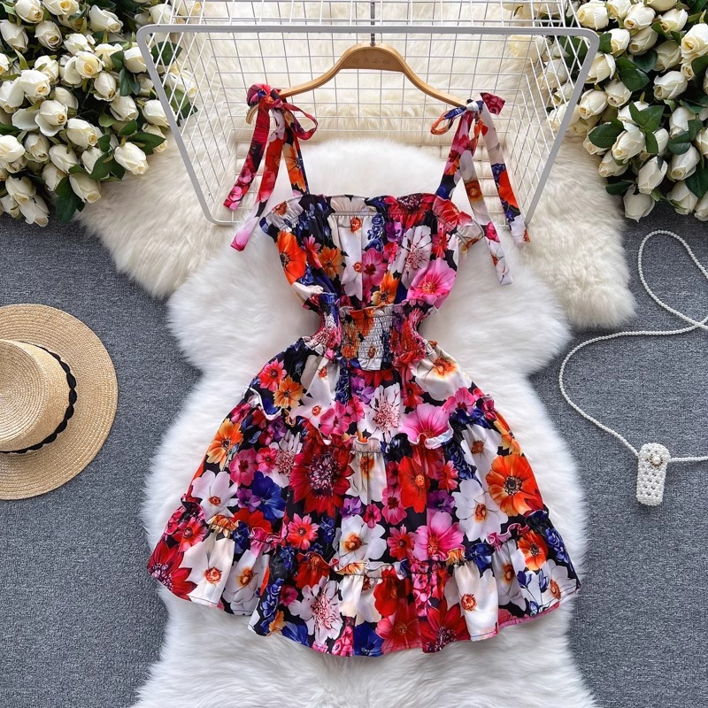 French retro floral dress for petite 2024 summer new style slim fit and slimming square neck suspender A-line skirt for women