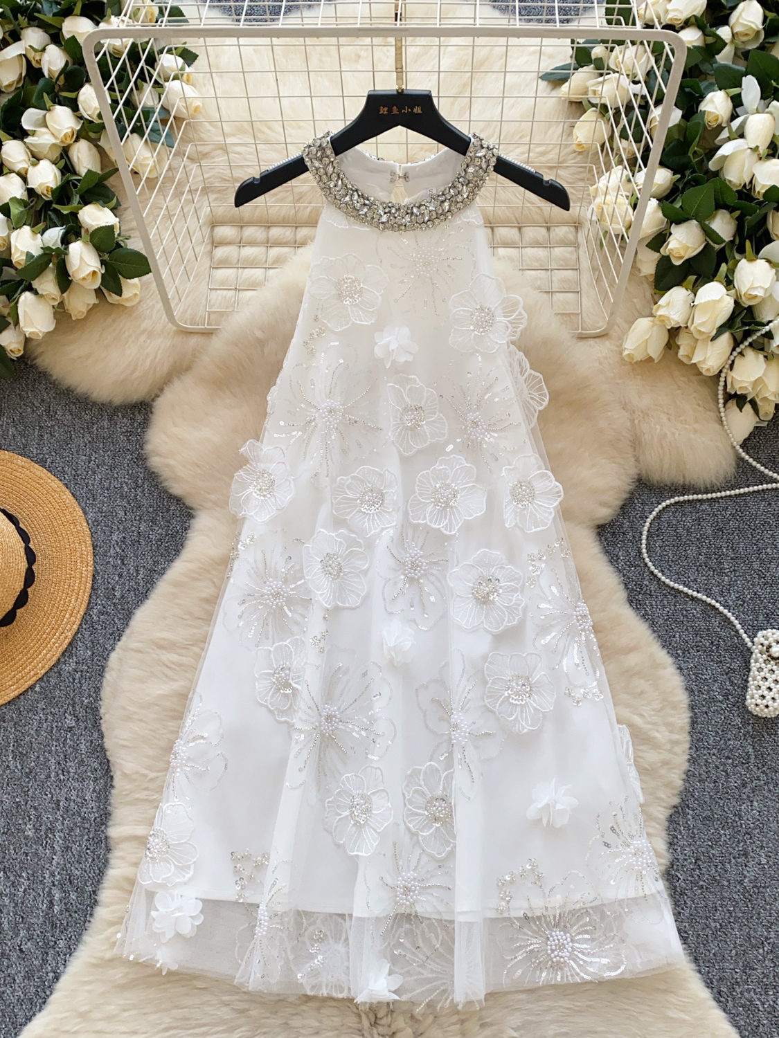 Birthday party dress, women's summer outfit, diamond studded hanging neck, round neck, sleeveless, loose three-dimensional flower A-line mesh dress
