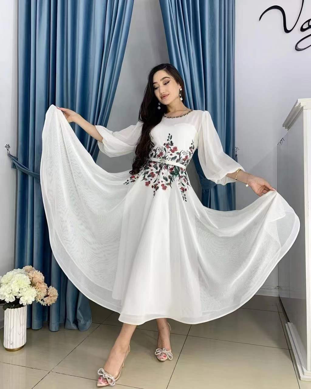 Elegant and luxurious round neck diamond studded bubble long sleeved waist slimming A-line dress