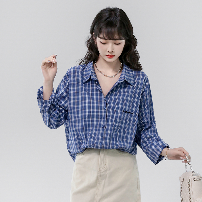 Meila blue outfit with blue checkered long sleeved shirt for women in early spring 2025, new loose and lazy style jacket