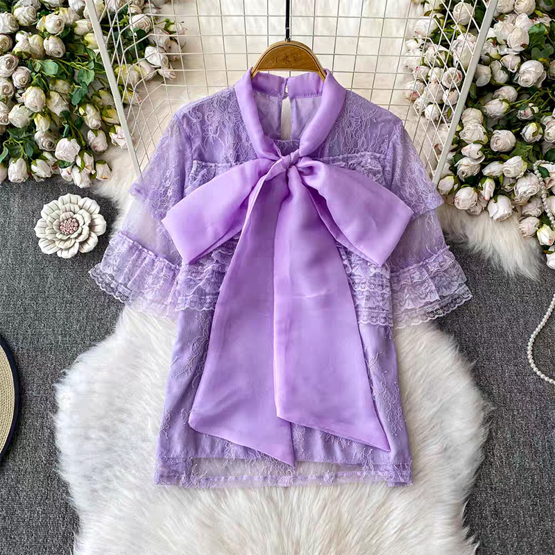French high-end temperament V-neck bow short sleeved shirt for women's summer design, lace patchwork loose and slimming top