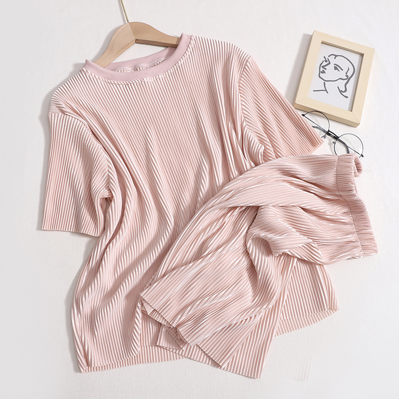 Versatile casual suit for women 2023 summer new style temperament round neck short sleeved T-shirt top high waisted shorts two-piece set