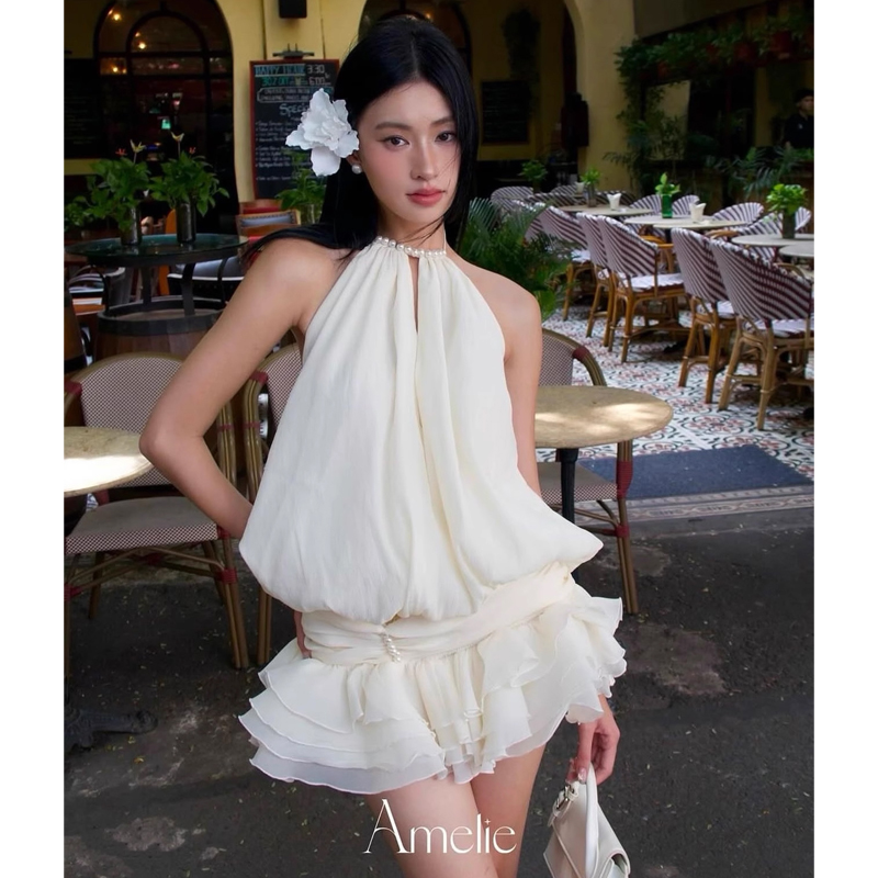 Vietnamese wrinkled flower high-end white dress, milky white fluffy pearl hanging neck short skirt, temperament goddess