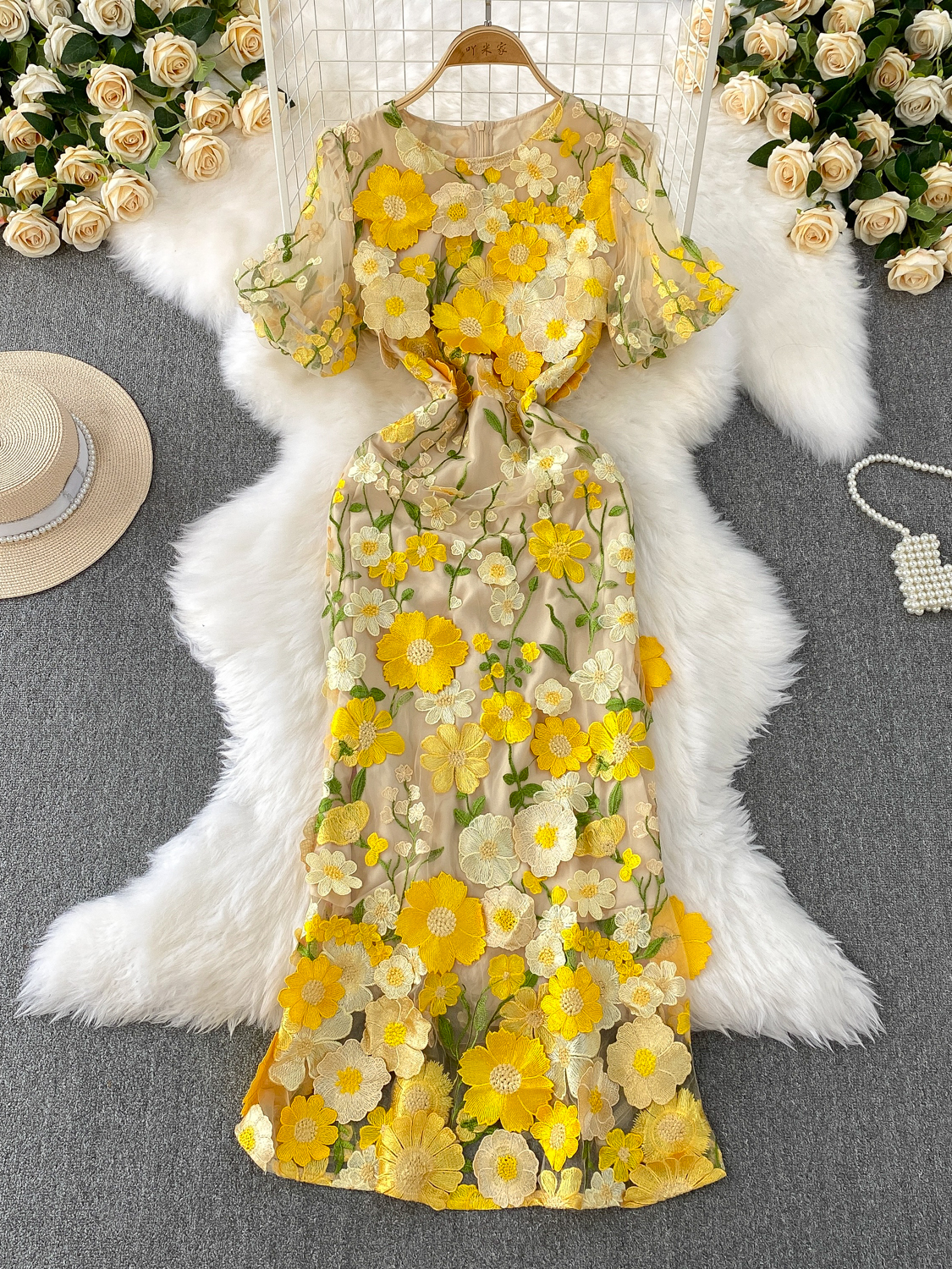 Heavy Industry 3D Flower Dress Round Neck Embroidered Mesh Banquet Dress Bubble Sleeves Slimming Wrap Hip Middle Long Dress for Women