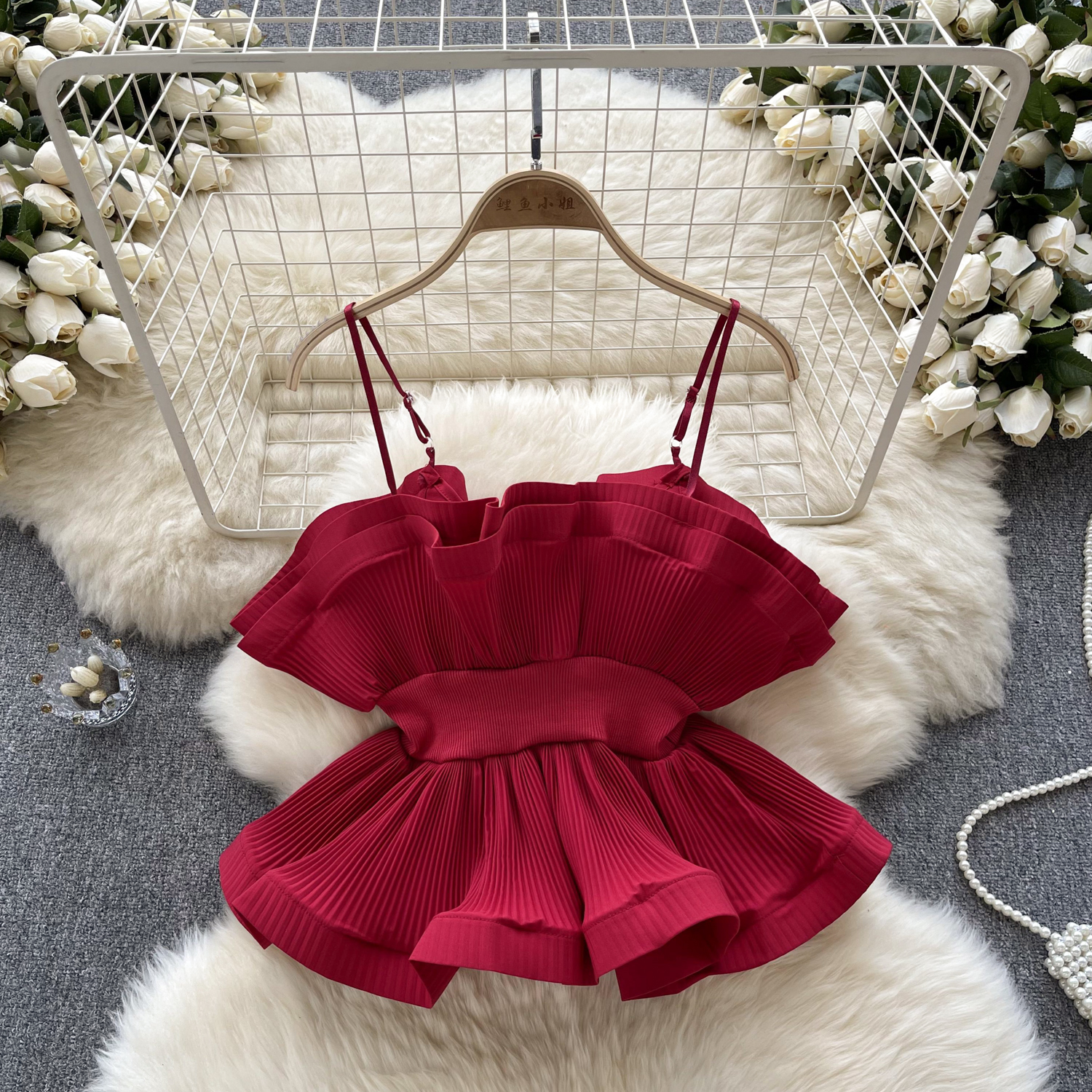 Vacation style camisole top, women's clothing, European and American ins style, niche pleated western-style ruffle edge waist cinched spicy girl's shirt