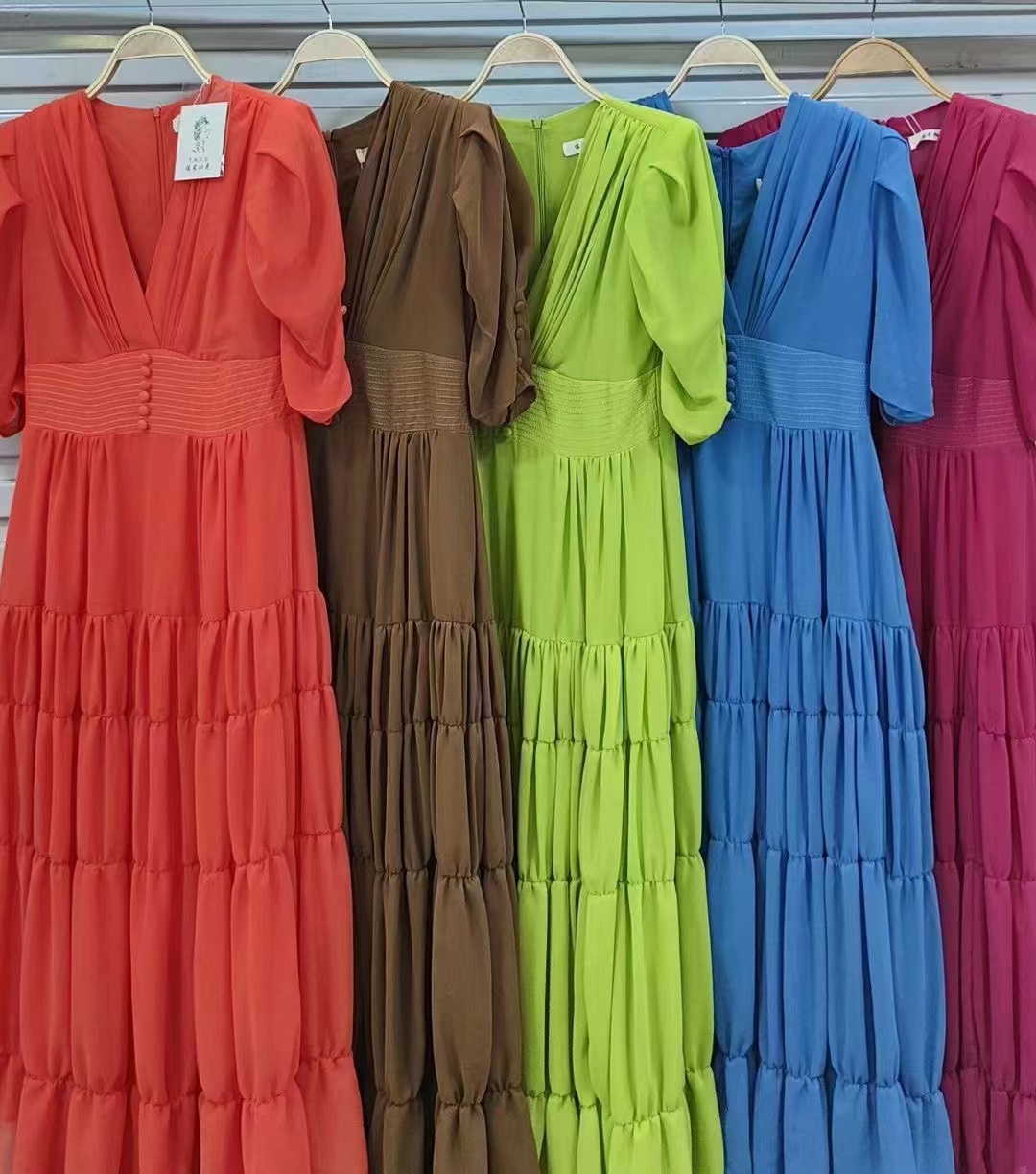 European station high-end socialite temperament dress, palace style V-neck elegant dress, heavy industry super fairy big swing long dress