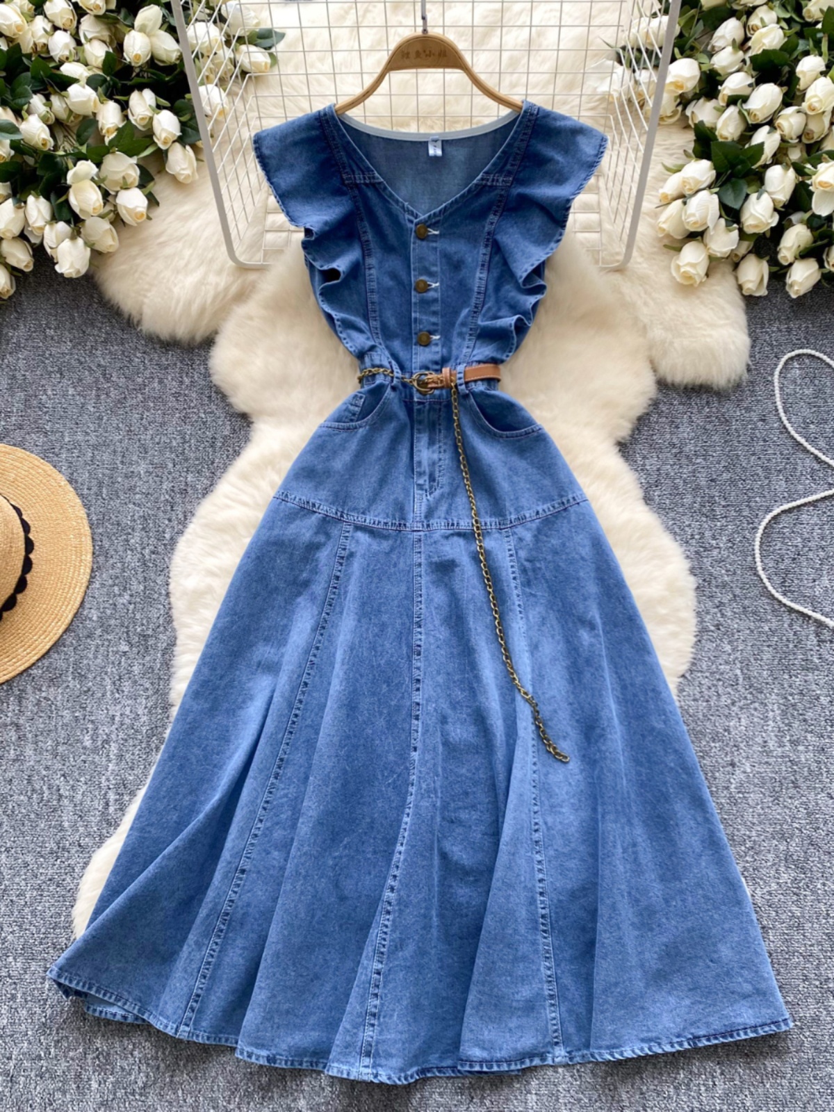 French retro design style V-neck wooden ear splicing single breasted waist cinching slimming temperament knee high denim dress