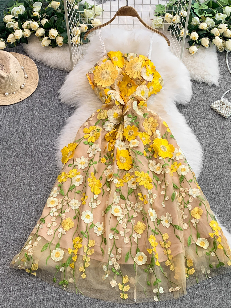 French temperament, yellow three-dimensional flower suspender dress, women's summer beauty, fairy mesh, waist cinching and slimming long skirt