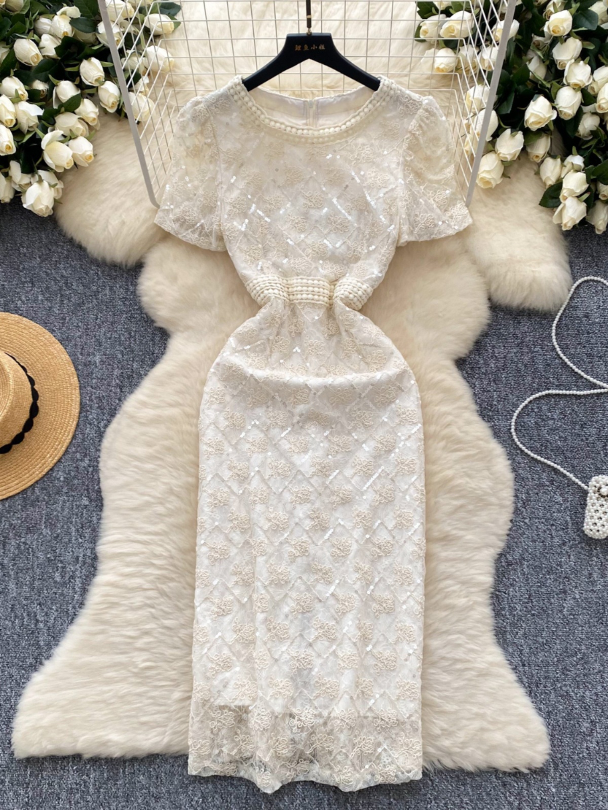 French retro heavy industry sequin embroidery round neck short sleeved waist cinching slimming temperament, high-end and elegant dress dress